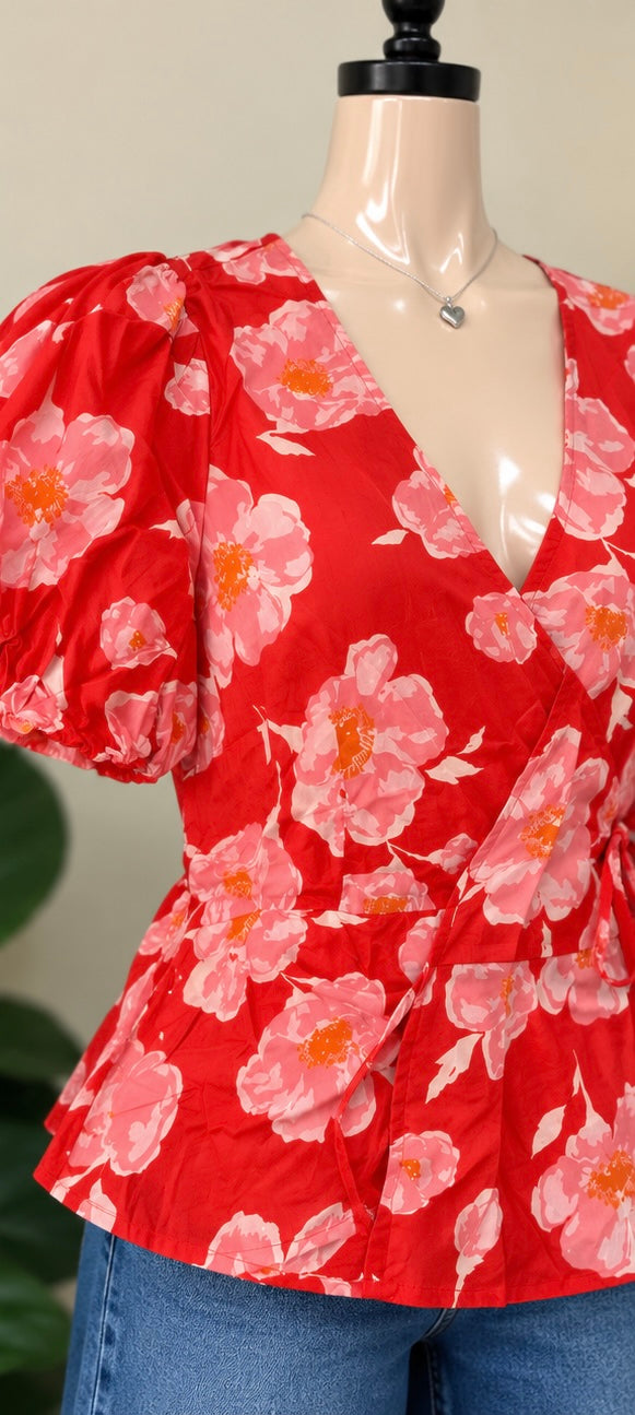 Blusa Floral Roja con Manga Abullonada