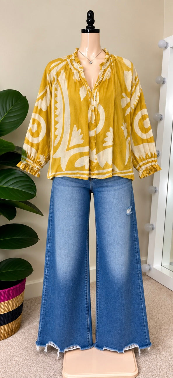 Blusa Mostaza Estampada de Manga Larga