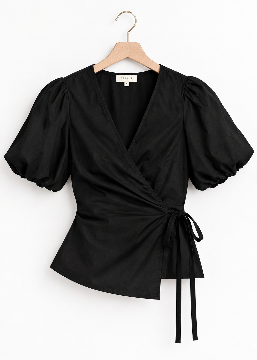 Blusa Negra Cruzada con Manga Abullonada