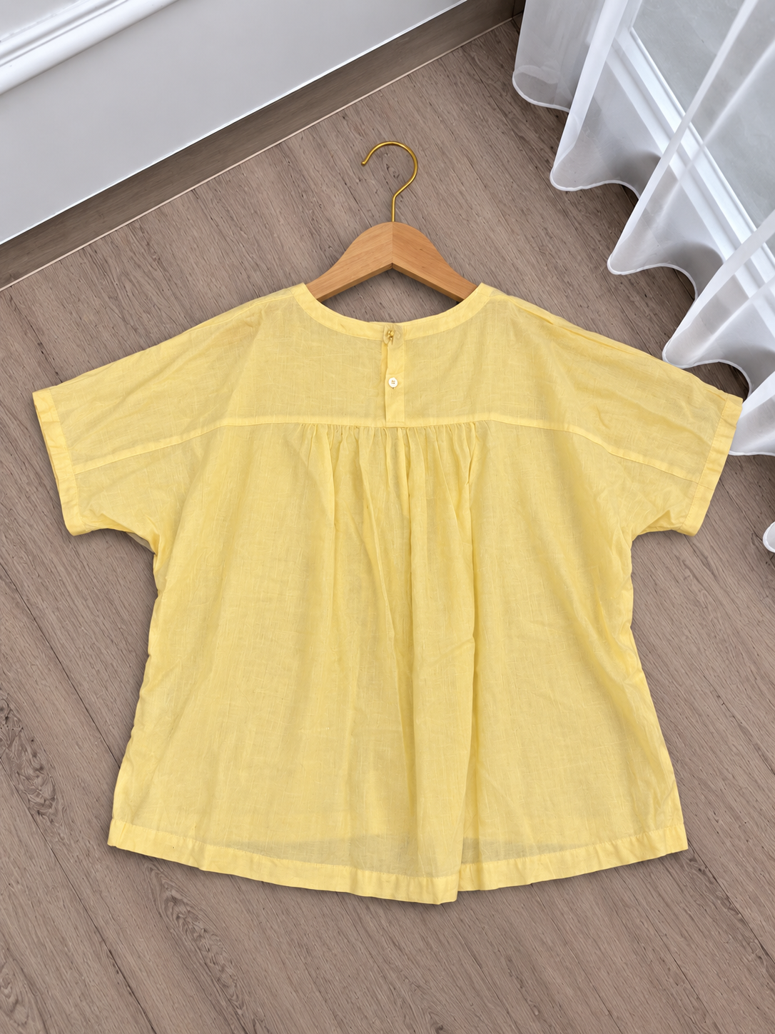 Blusa Amarilla Básica